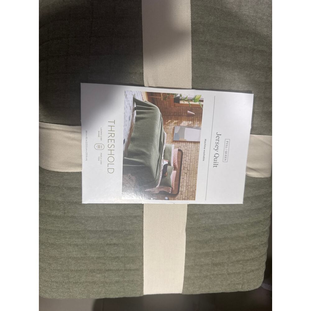 Jersey Quilt - Threshold full/queen, dark olive quilt NEW - Picture 5 of 6
